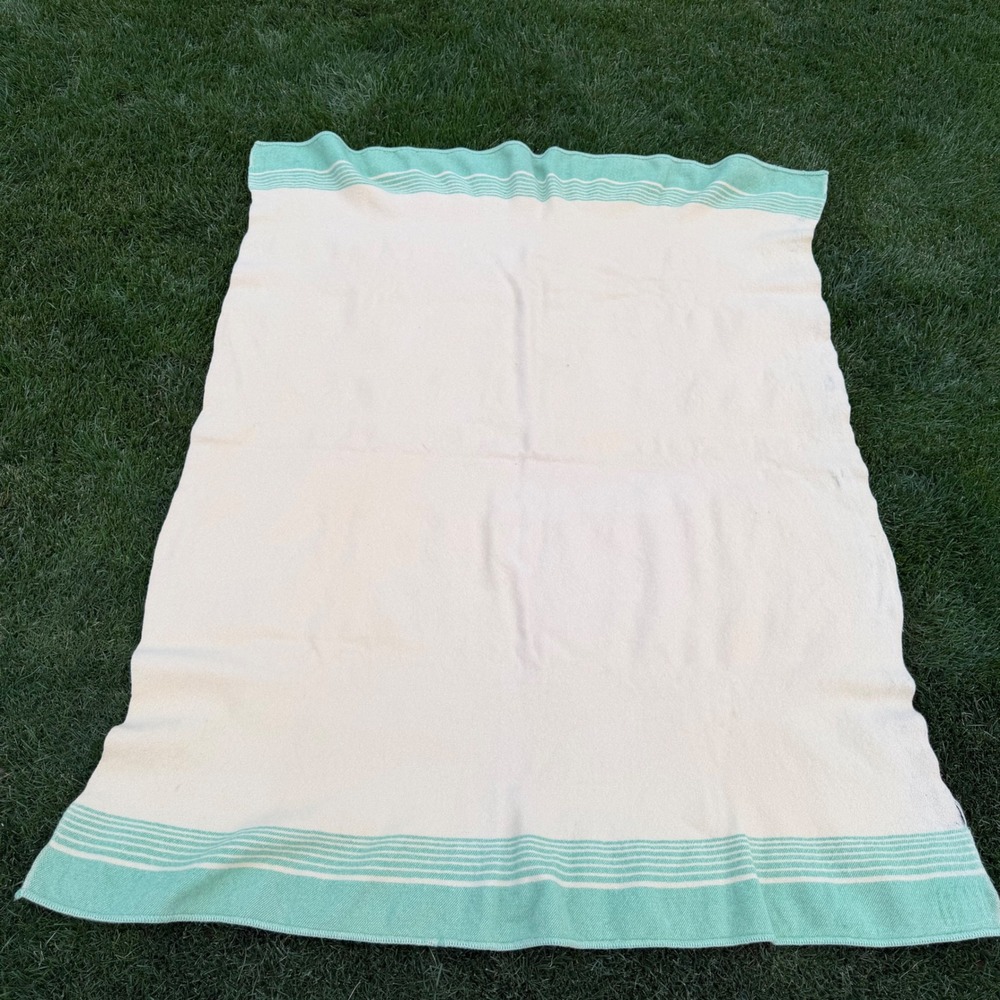 A+ Vintage The Craigie All Wool Blanket Made in England Mint Green Cream 72x52